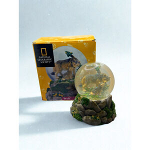 National Geographic Society Wolf Musical Globe San Francisco Music Box Co. 1997